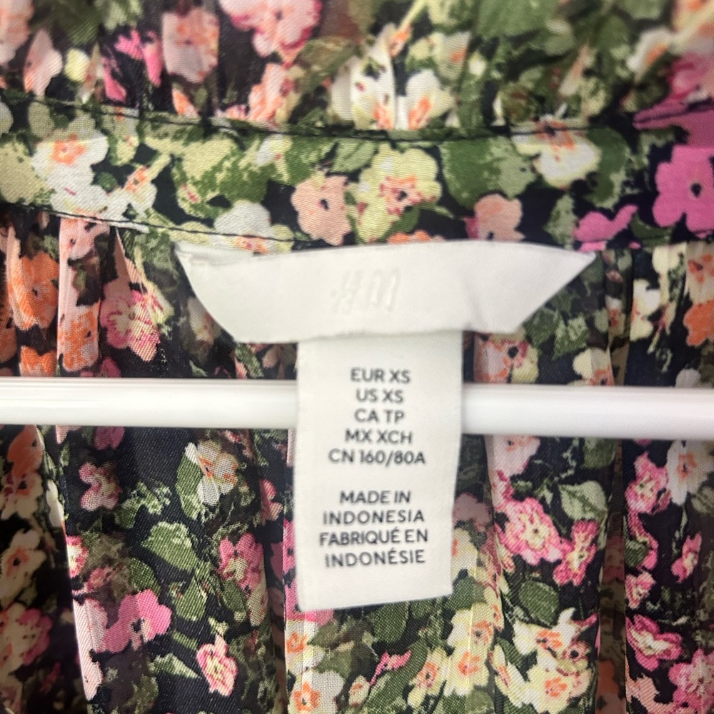 Floral Long Sleeve Blouse - Picture 2 of 3